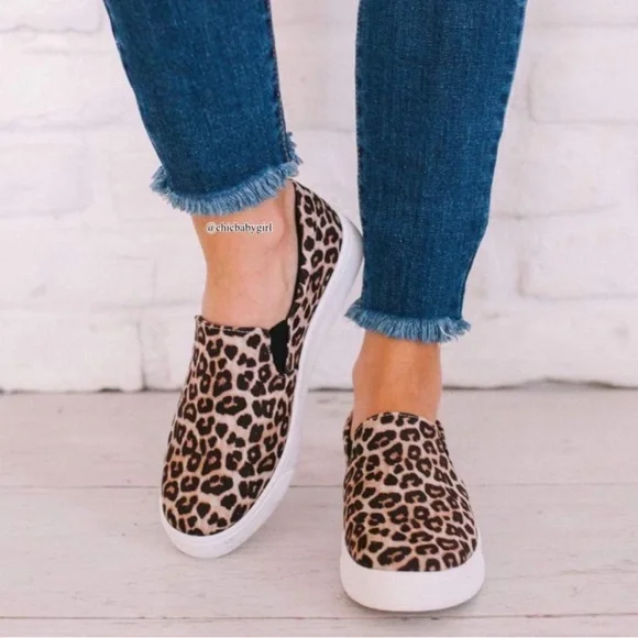 Leopard Animal Print Canvas Slip On Sneakers Platform Women’s Multi Sizes BNIB - Picture 2 of 8